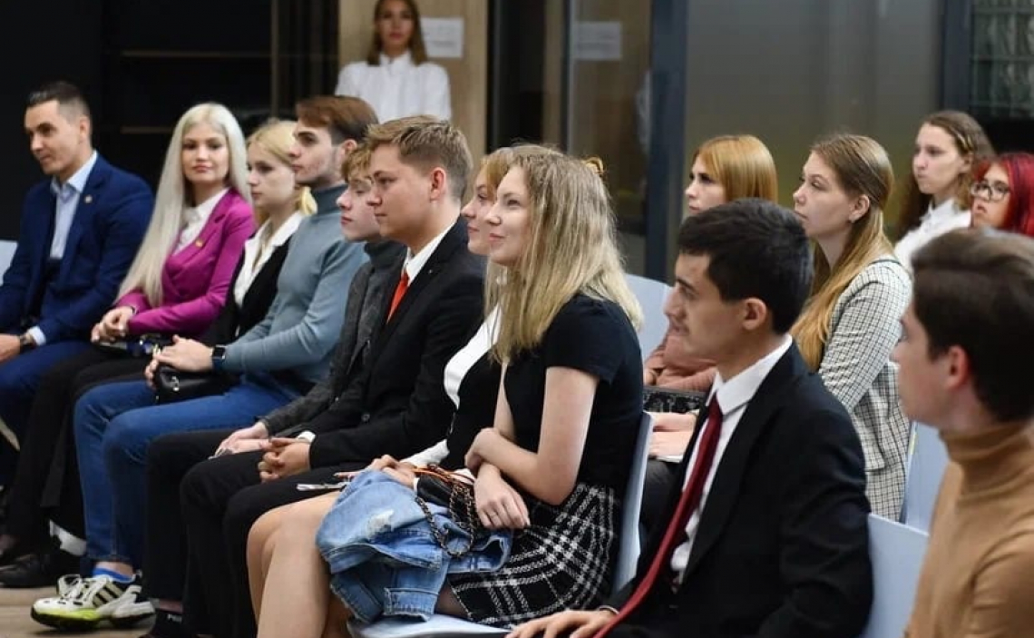 Сайт министерства молодежи. По делам с молодёжью представитель. Молодежь НК. Комитет по делам молодежи Подольск. Возможности для молодежи.