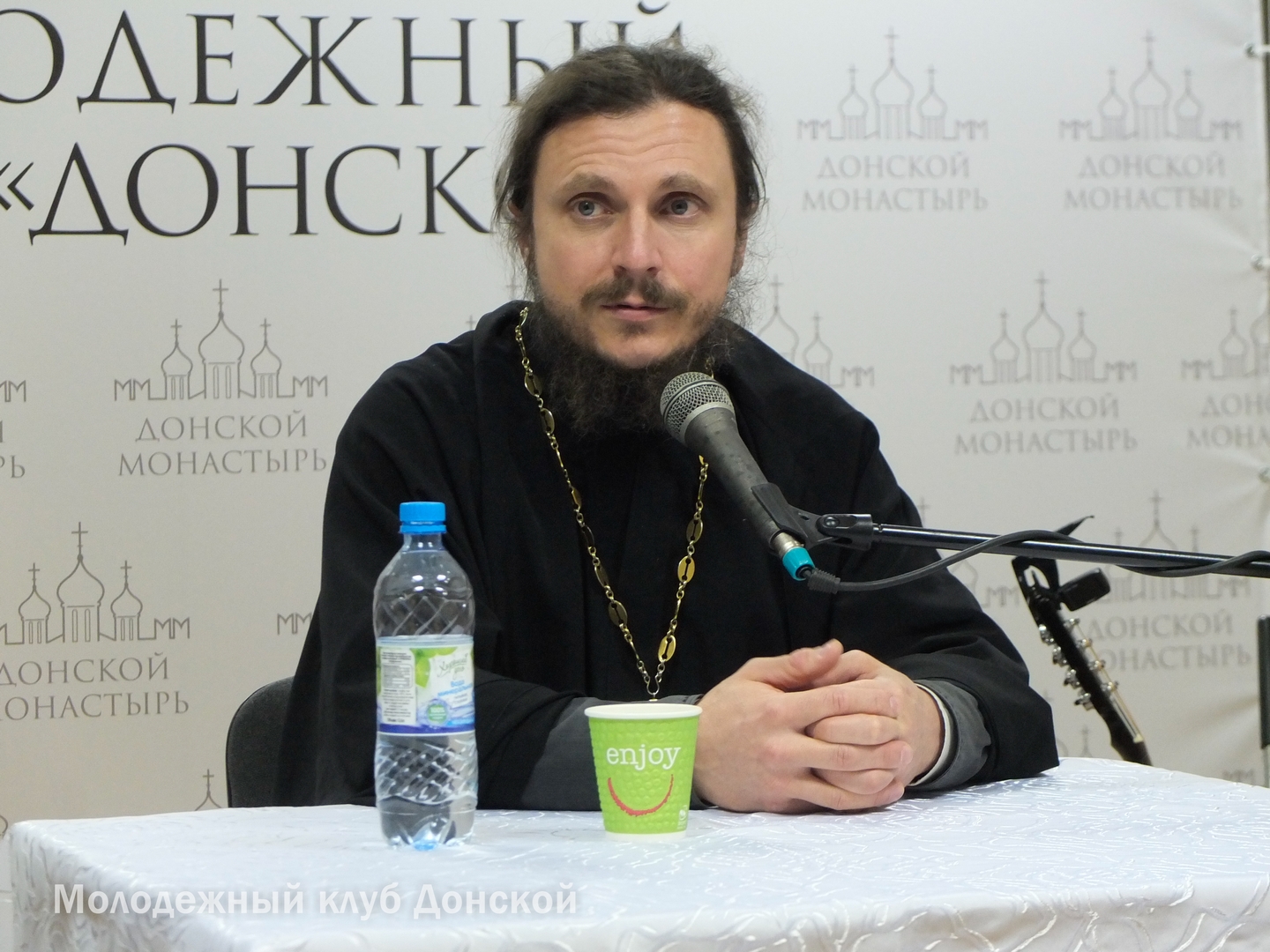 Заместитель председателя Братства Православных Следопытов иеромонах Димитрий (Першин) провел отрытую лекцию в молодежном клубе «Донской» по теме «Образ «маленького человека» в воскресном Евангелии недели о Страшном Суде, русской литературе XVIII — XX века и фильме Звягинцева «Левиафан»»